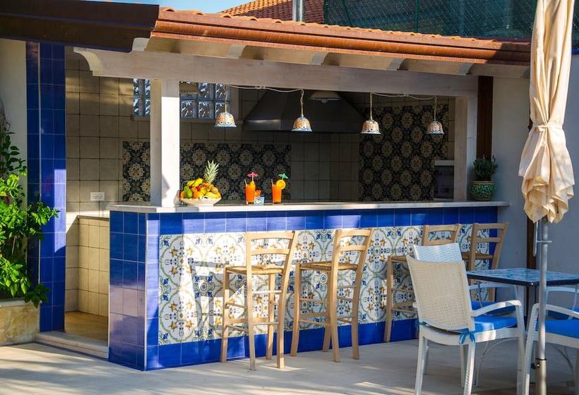 پانسیون Mediterranean Charm