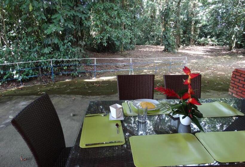 مبيت وإفطار Horquetas River Lodge
