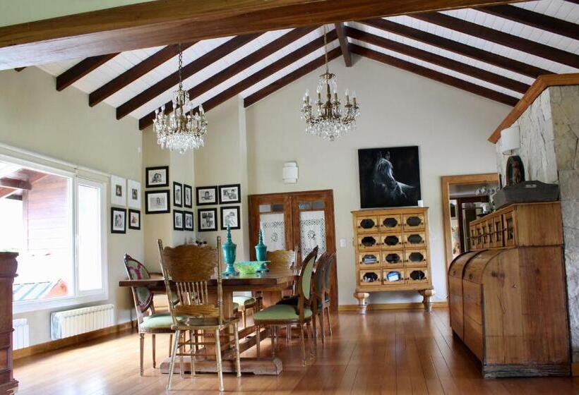 تختخواب و صبحانه La Aguada