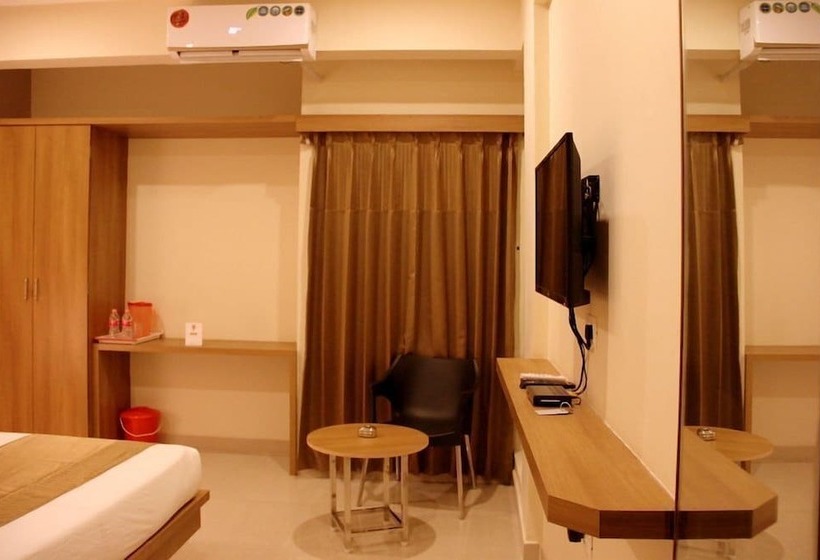 호텔 Samasth Room And Suites
