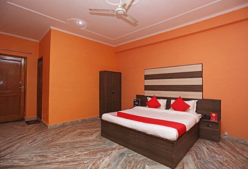 Oyo 26823 Hotel Krishna Greens