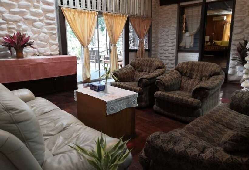 Balung River Eco Resort   Hostel