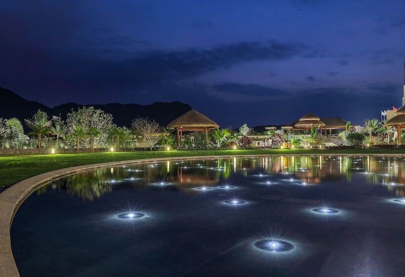 هتل Holiday Inn Resort Qionghai Guantang