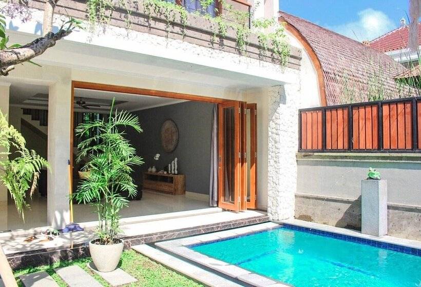 هتل Kubu Gwk Resort