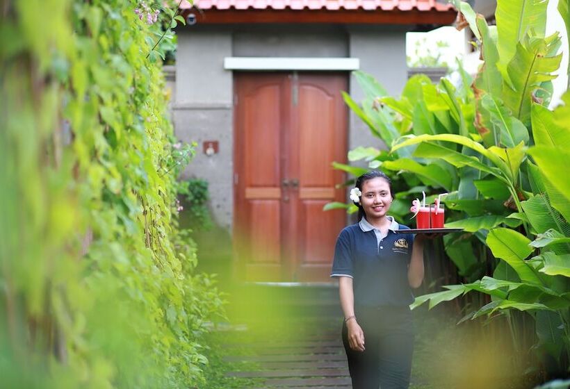 هتل Kubu Gwk Resort