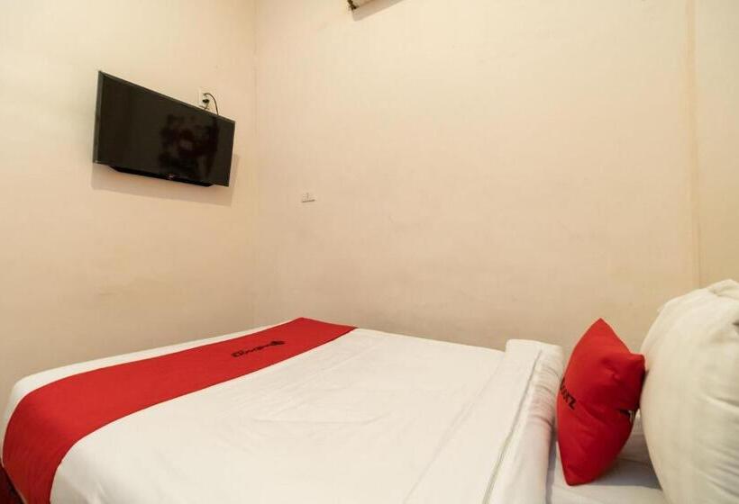 호텔 Reddoorz At Fella Homestay Medan