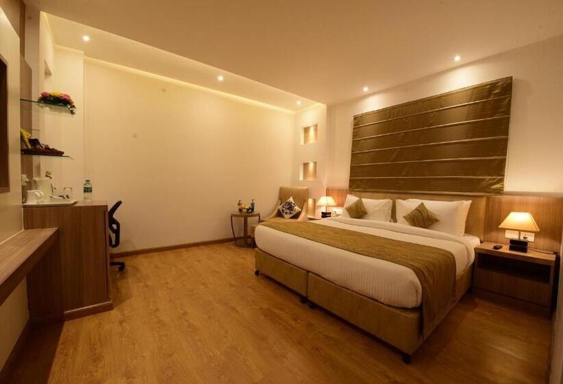 هتل Surestay Plus By Best Western Amritsar