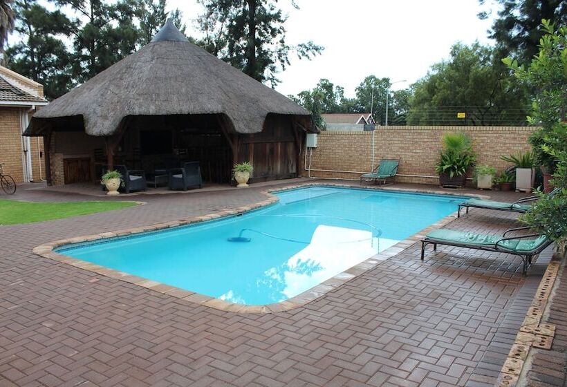 پانسیون House And Heart Guest House