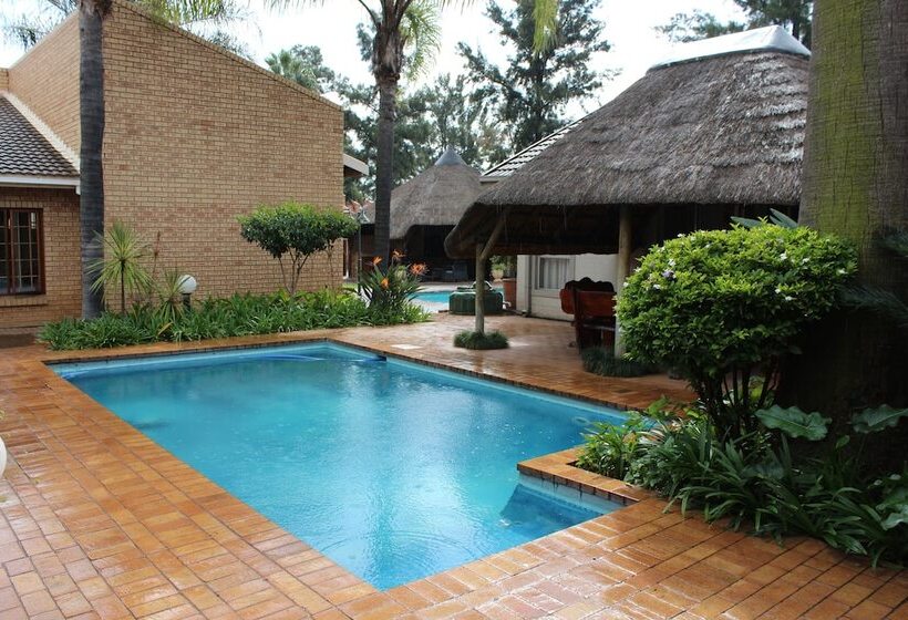 پانسیون House And Heart Guest House