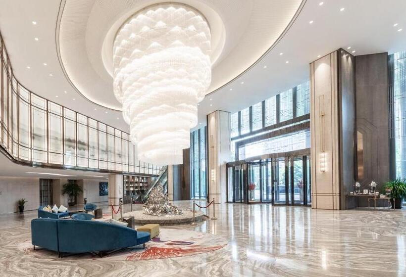 هتل Auto City Ruili