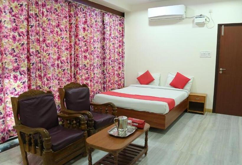 בית מלון כפרי Kumaran Millenium Residency