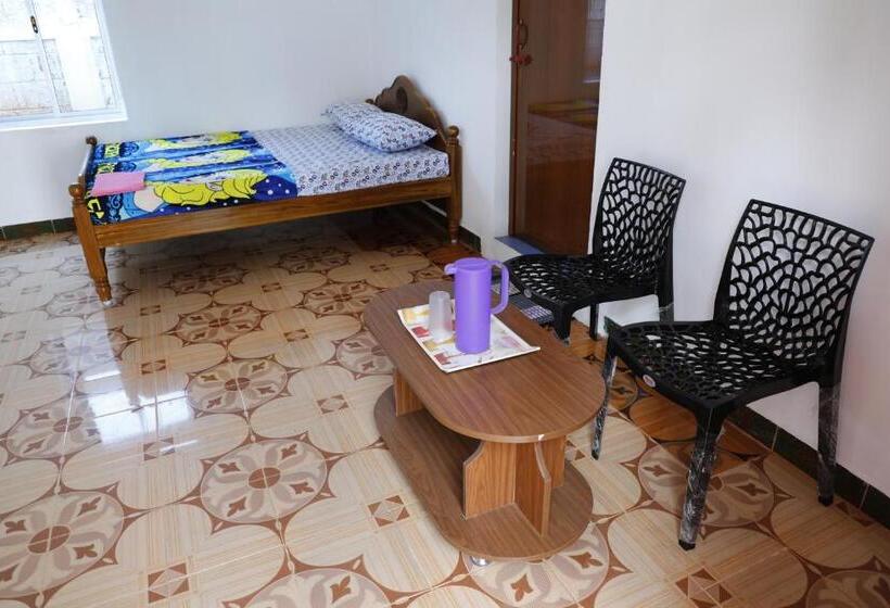 펜션 Sri Sai Holiday Inn