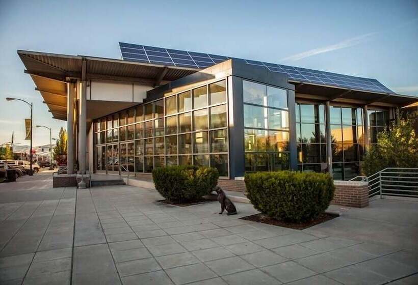 هتل Hilton Garden Inn Wenatchee