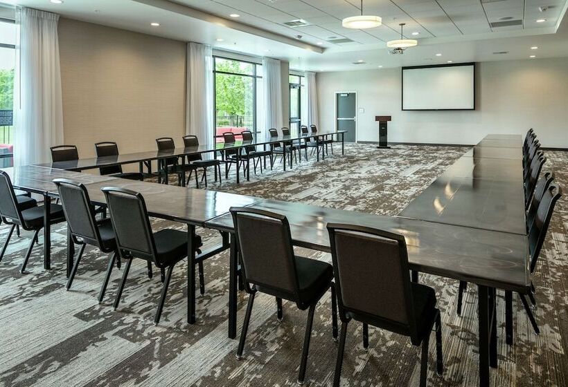 هتل Hilton Garden Inn Wenatchee