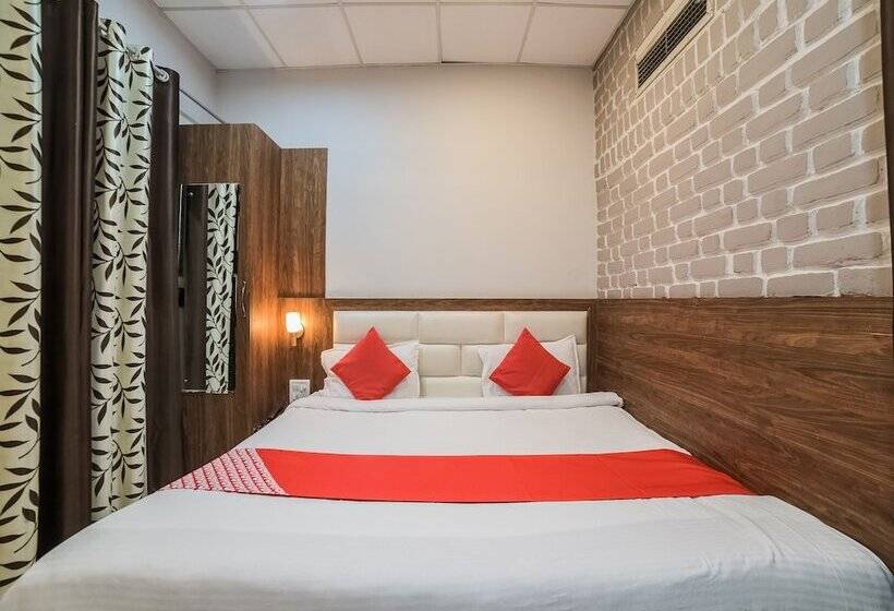 Oyo 23178 Hotel Raj Mandir