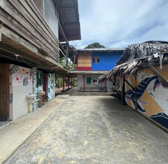 پانسیون Surf House Estilo Libre