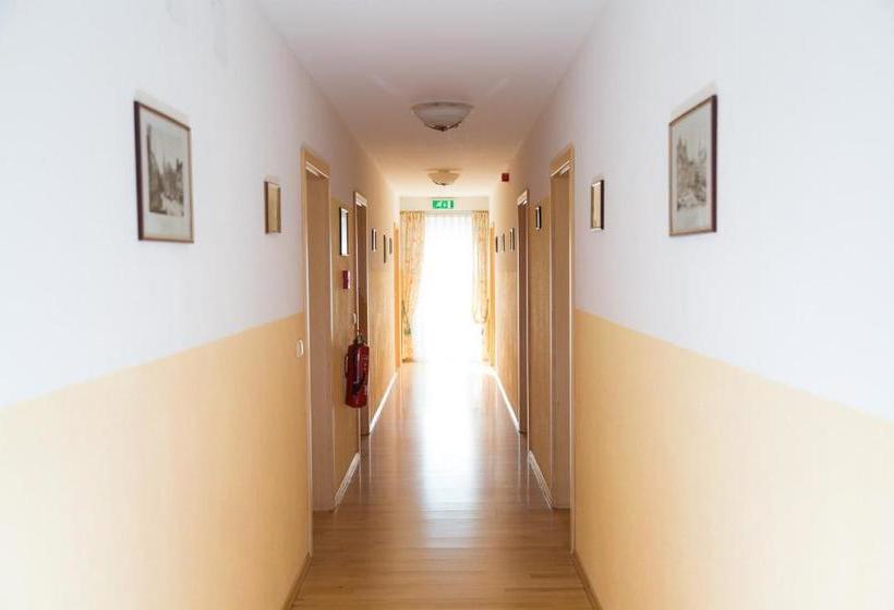 בית מלון כפרי Alter Wirt Putzbrunn