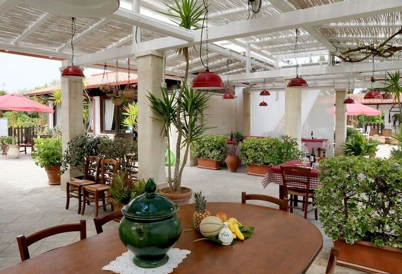هتل Masseria L Uliveto Agri Resort