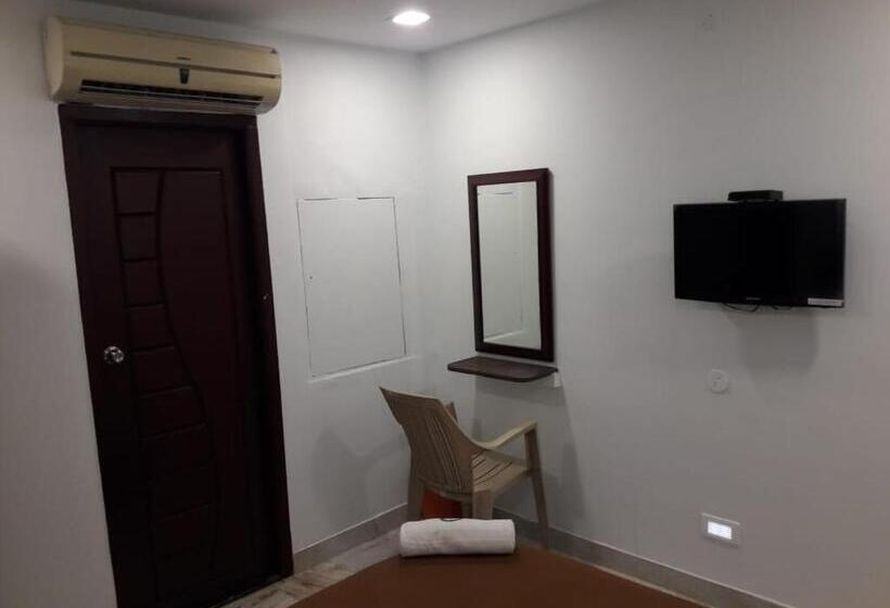 ホテル Ramco Residency A/c