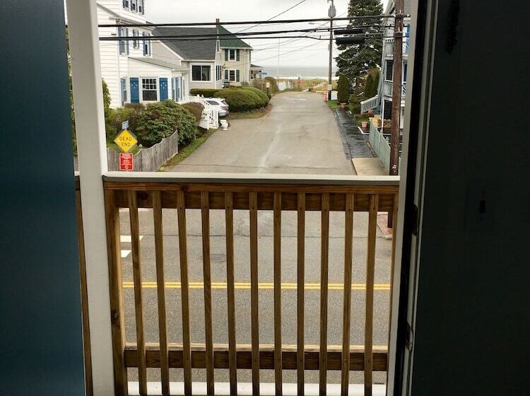 هتل Seagrass Inn