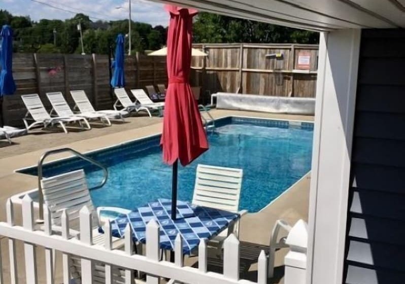 هتل Seagrass Inn