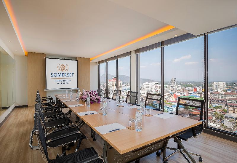 هتل Somerset Harbourview Sri Racha