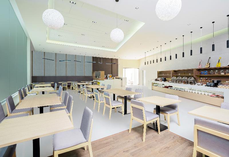 هتل Somerset Harbourview Sri Racha