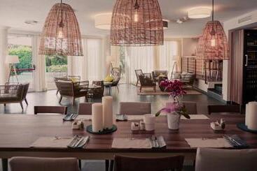 هتل Villa Laurus