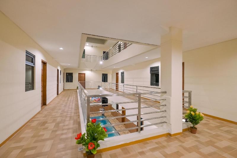 پانسیون Caroline Guest House