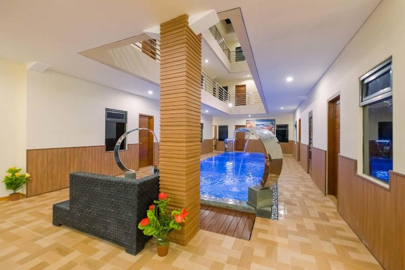 پانسیون Caroline Guest House