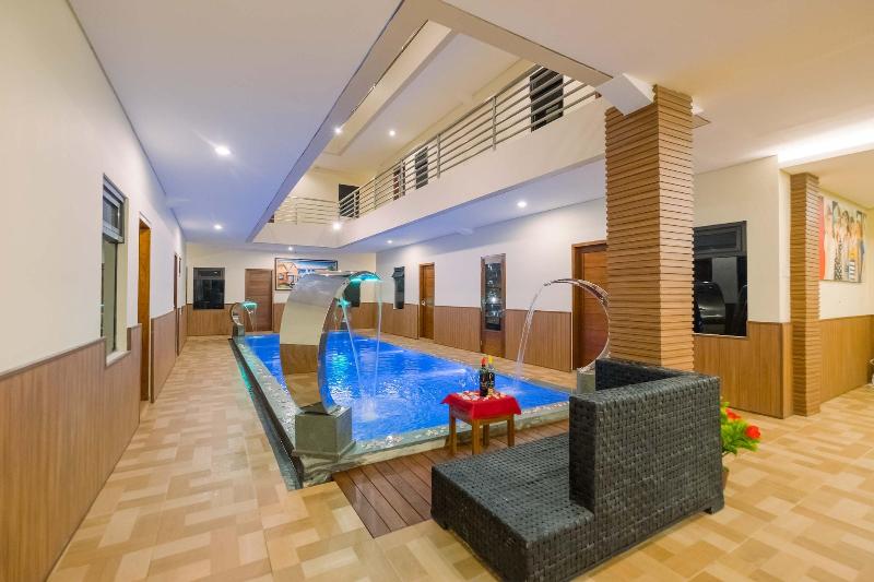 پانسیون Caroline Guest House