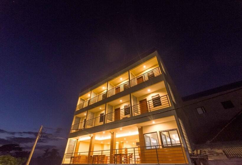 پانسیون Caroline Guest House
