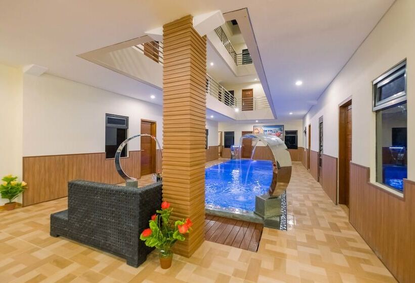 پانسیون Caroline Guest House