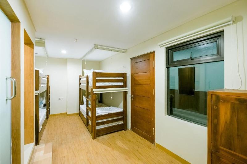پانسیون Caroline Guest House