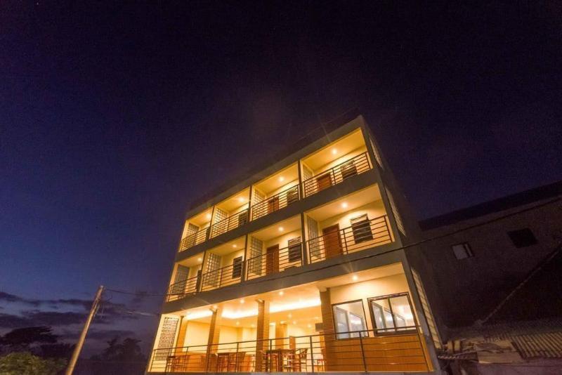 پانسیون Caroline Guest House