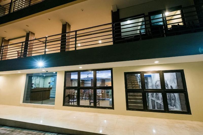 پانسیون Caroline Guest House