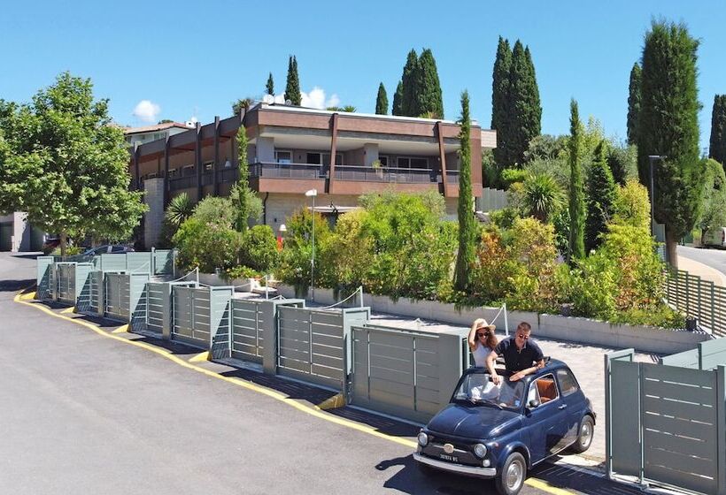 リゾートホテル Lamasu Rioverde   Lago Di Garda