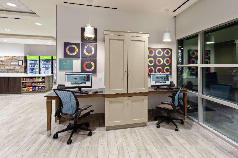 בית מלון כפרי Home2 Suites By Hilton Temecula