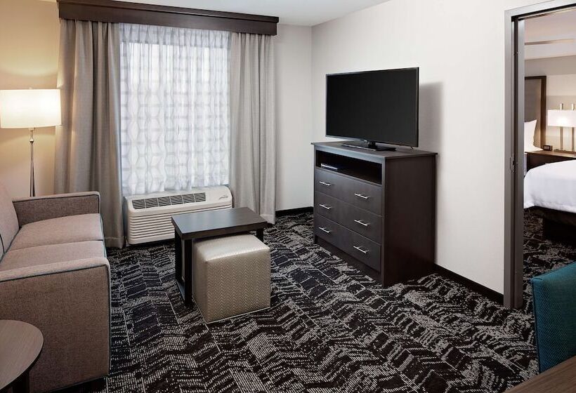 هتل Homewood Suites By Hilton Ronkonkoma