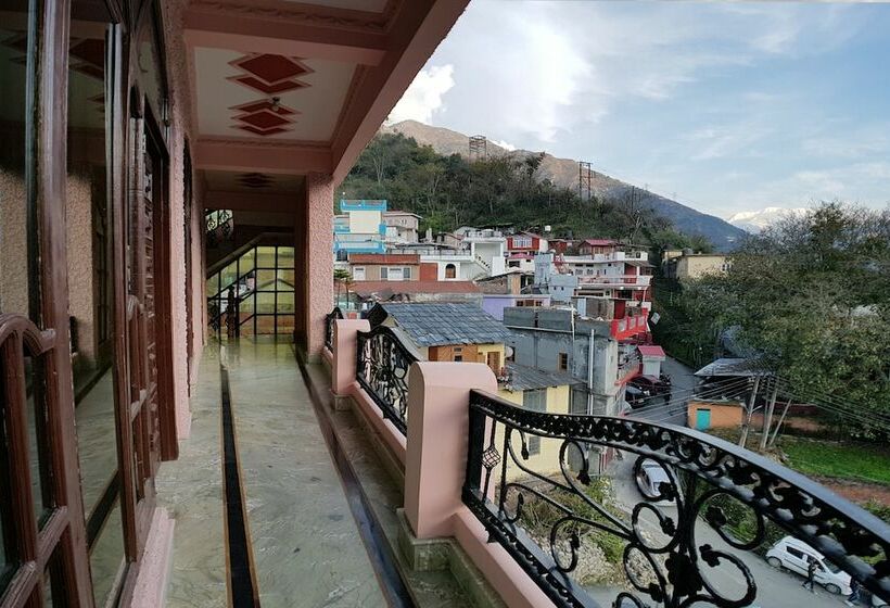 호텔 Oyo 30576 Satyam Regency