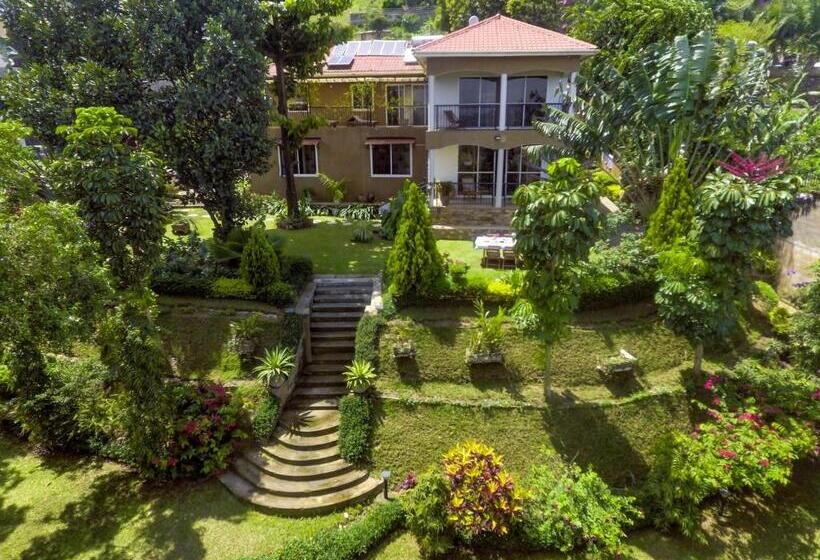 تختخواب و صبحانه Ewange A Casa Mia