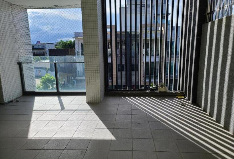 تختخواب و صبحانه Love Happiness Inn