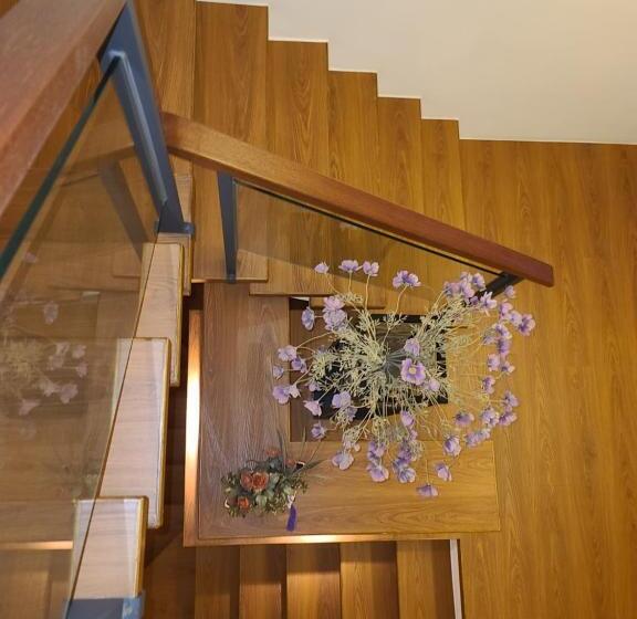 تختخواب و صبحانه Love Happiness Inn