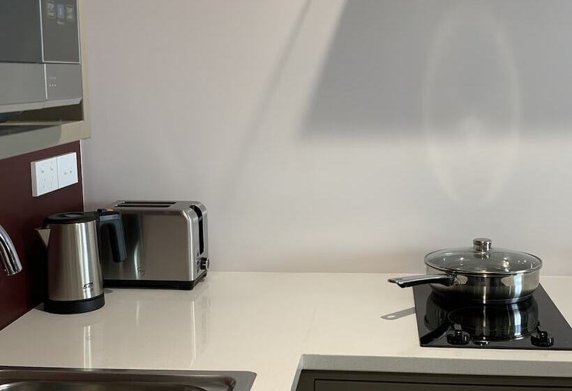 هتل Marsden Suites Albany