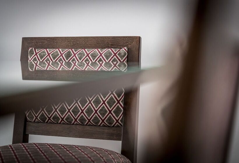 هتل Marsden Suites Albany