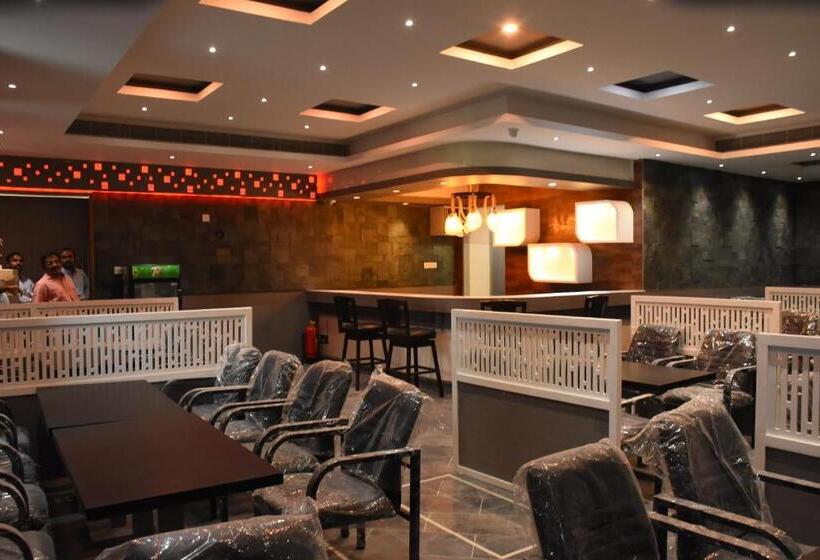 فندق Rathna Residency