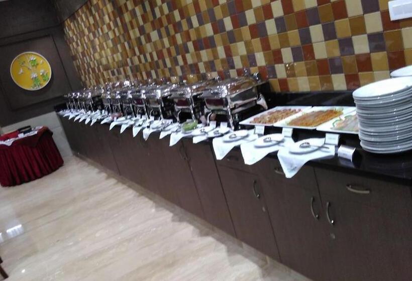 فندق Rathna Residency