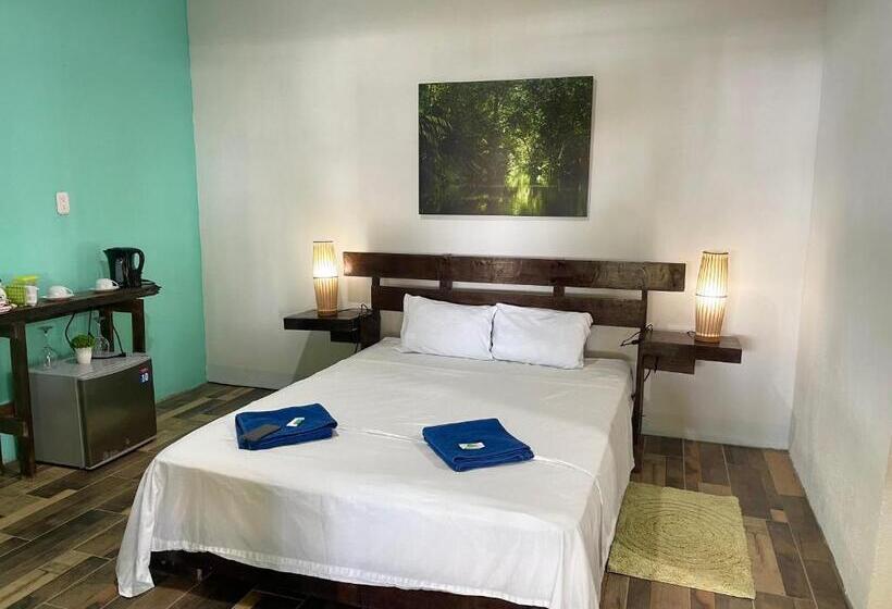 پانسیون Casa Turtle Bogue