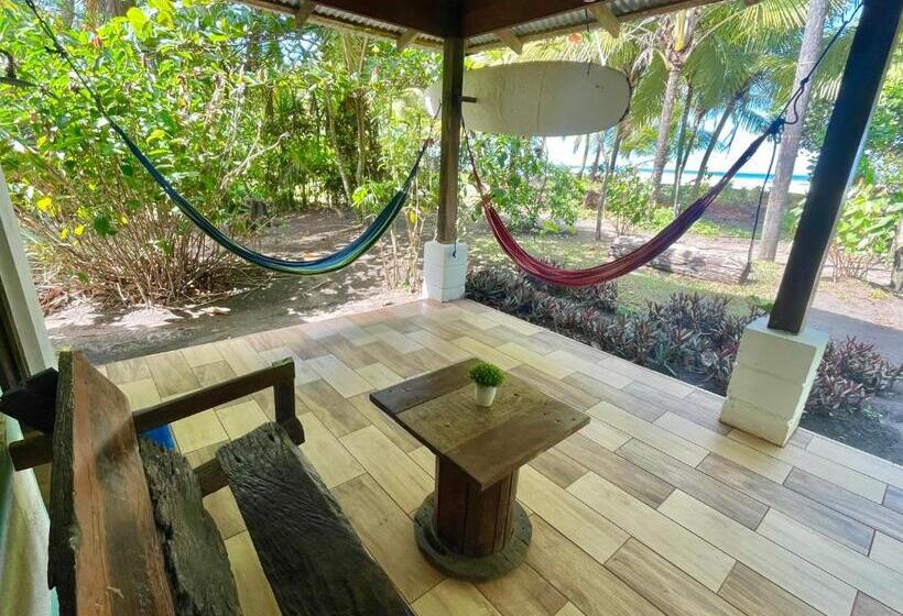 پانسیون Casa Turtle Bogue