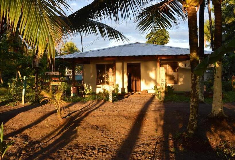پانسیون Casa Turtle Bogue